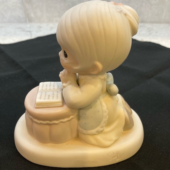 Precious Moments “Grandma’s Prayer”. 1987 Cedar Tree marking. - Picture 4 of 6